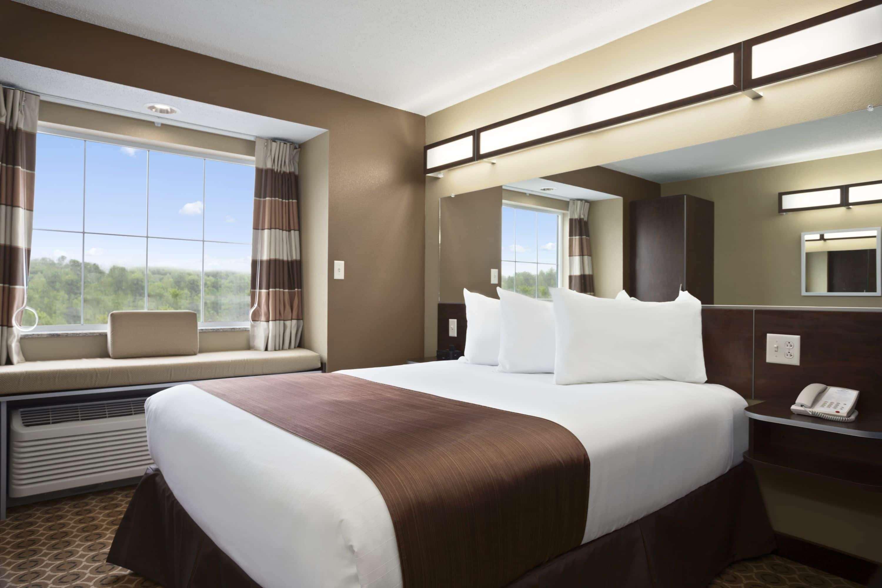 Sonesta Essential Fairmont Hotel Exterior photo