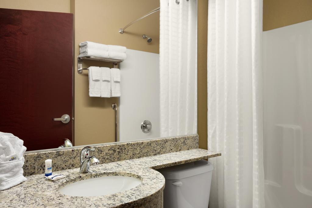 Sonesta Essential Fairmont Hotel Room photo